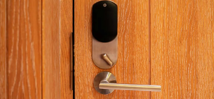 Automatic Locking Door Knob Garnet